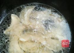 独家猪肉芹菜饺子的做法图解4