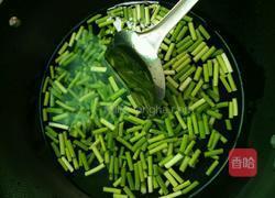 蒜苔炒肉的做法图解4