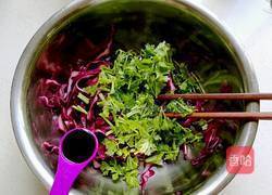 凉拌紫甘蓝的做法图解11