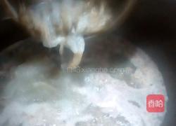 鲜虾猪腰瘦肉汤的做法图解4