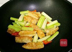 丝瓜炒油条的做法图解5