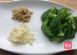 青椒炒猪肝的做法图解2