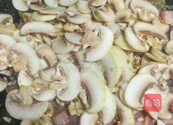 奶油蘑菇培根意大利面的做法图解7