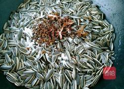 烤瓜子的做法图解2