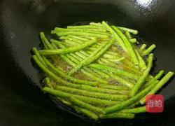 咸鱼炒豆角的做法图解5