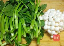 海鲜菇炒菜心的做法图解1