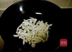海鲜菇炒菜心的做法图解4