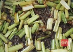 芹菜粉条的做法图解7