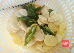 青椒土豆片的做法图解1