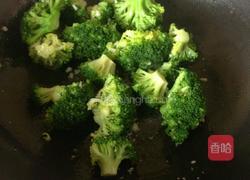 蒜炒西兰花的做法图解7