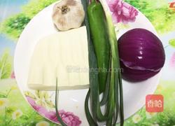 鱿鱼豆腐丁的做法图解1