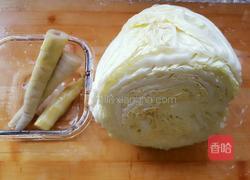 白菜炒春笋的做法图解1