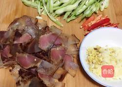 四季豆炒腊肉的做法图解2