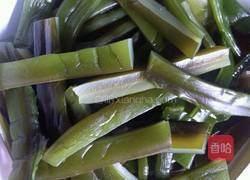 蒜香海带的做法图解2