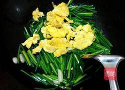 韭菜花炒鸡蛋的做法图解7