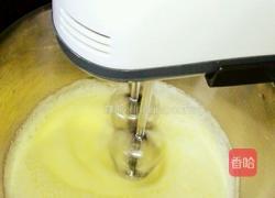 电饭煲做蛋糕的做法图解1