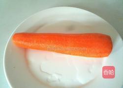 胡萝卜炒肉的做法图解1