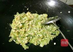 苦瓜炒鸡蛋的做法图解3