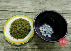 冰糖绿豆汤的做法图解1
