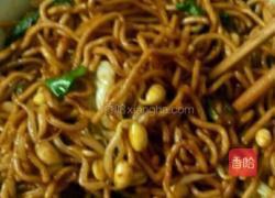 酱油炒面的做法图解3