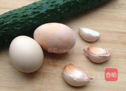 黄瓜炒蛋的做法图解1