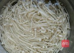 金针菇蛋花汤的做法图解3