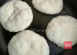 Illustration of how to make meat-shaobing cakes 6