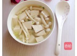 海鲜菇豆腐汤的做法图解5