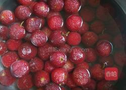 冰鎮(zhèn)楊梅湯的做法圖解2