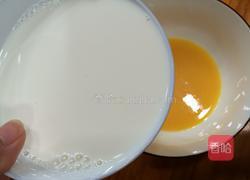 牛奶炖蛋的做法图解3