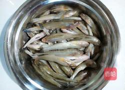 酱炖鱼的做法图解1