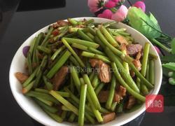 蒜苗烧猪肉的做法图解7