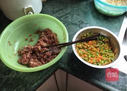 豆角胡萝卜肉包的做法图解3