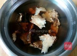 當(dāng)歸熟地豬腰湯的做法圖解3