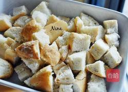 香烤法棍面包粒的做法图解2