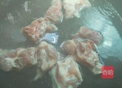 萝卜排骨汤的做法图解1