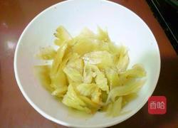 咸菜炒瘦肉的做法图解2
