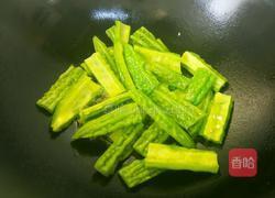 青椒煎苦瓜的做法图解5