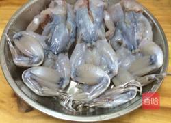 炒牛蛙的做法图解1