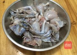 炒牛蛙的做法图解2