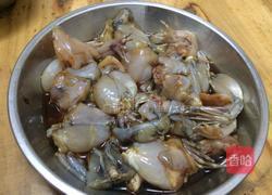 炒牛蛙的做法图解3
