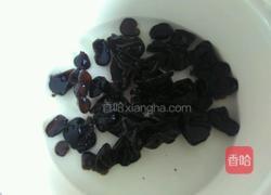 凉拌苦瓜木耳西红柿的做法图解3
