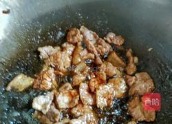 茭白炒肉的做法图解2