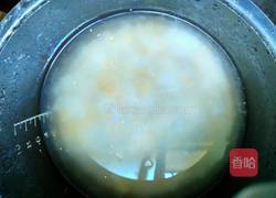 银耳玉米稀饭的做法图解3