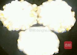香甜鲜玉米饼的做法图解4