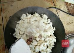 家常炒菜花的做法图解4
