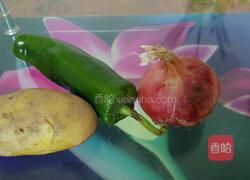 凉拌洋葱土豆丝的做法图解1