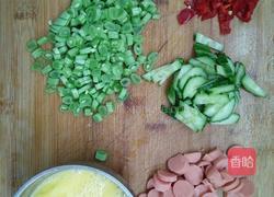 火腿肠蛋炒饭的做法图解1