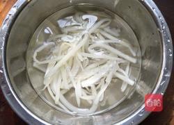 酸笋炒红薯叶的做法图解3