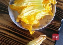 南瓜花摊鸡蛋饼的做法图解1